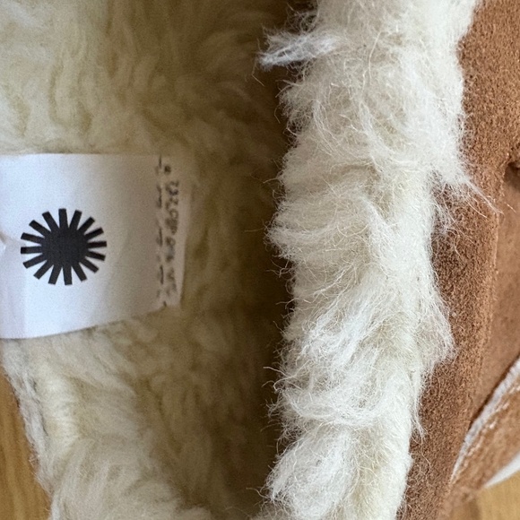 UGG Women’s Venture Daze Ultra Mini boots - Picture 9 of 12